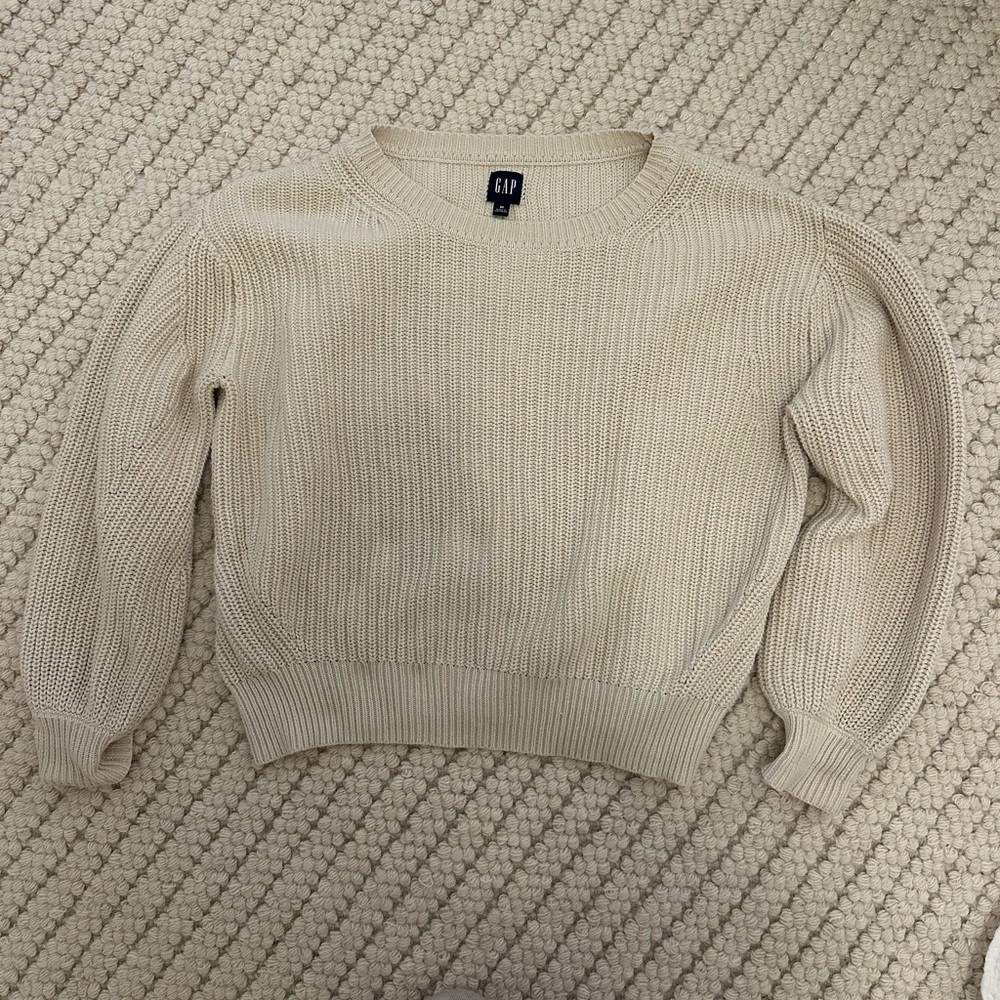 GAP Women's Beige Crew Neck Sweater